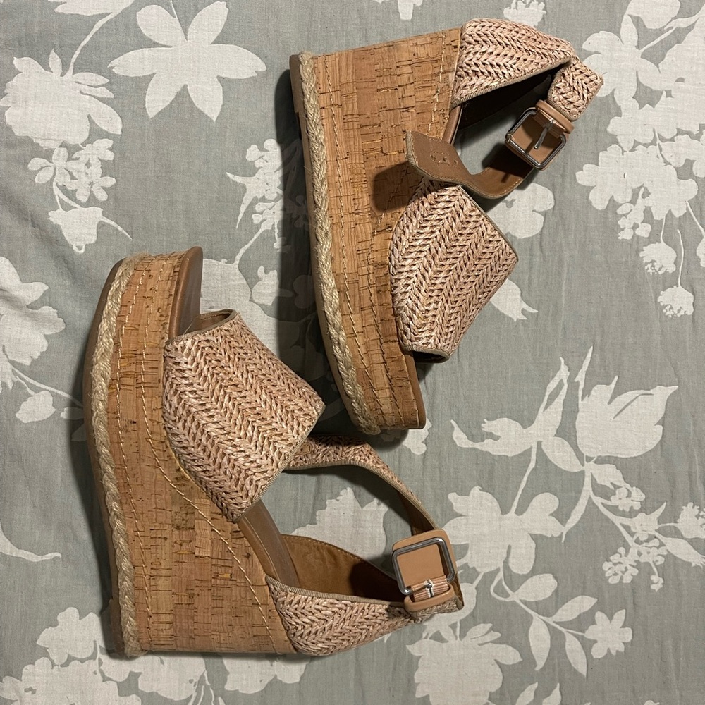 Universal Thread Woven Wedges